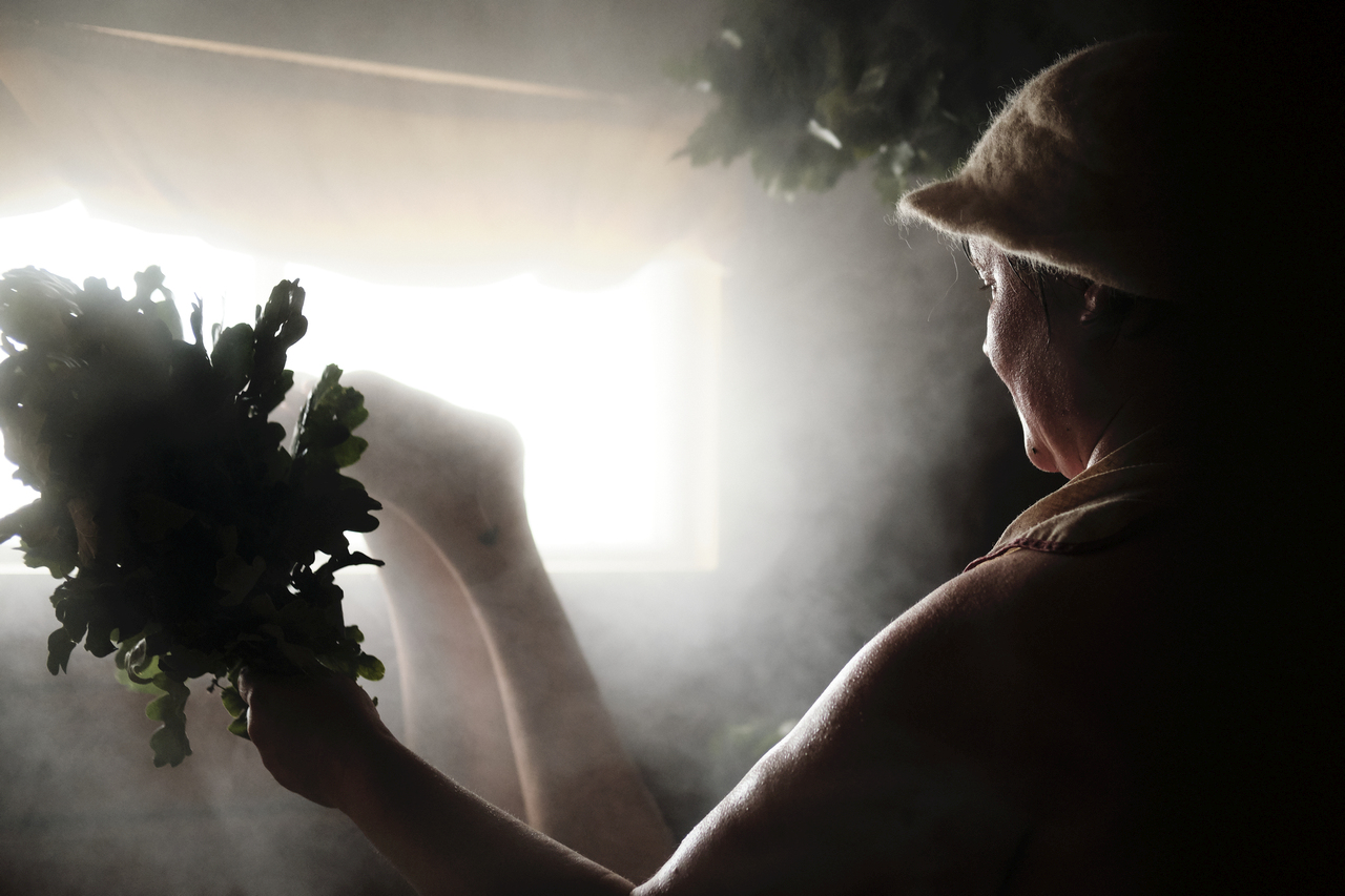 传统芬兰浴治疗师仪式（2023维基爱活遗产得奖作品）